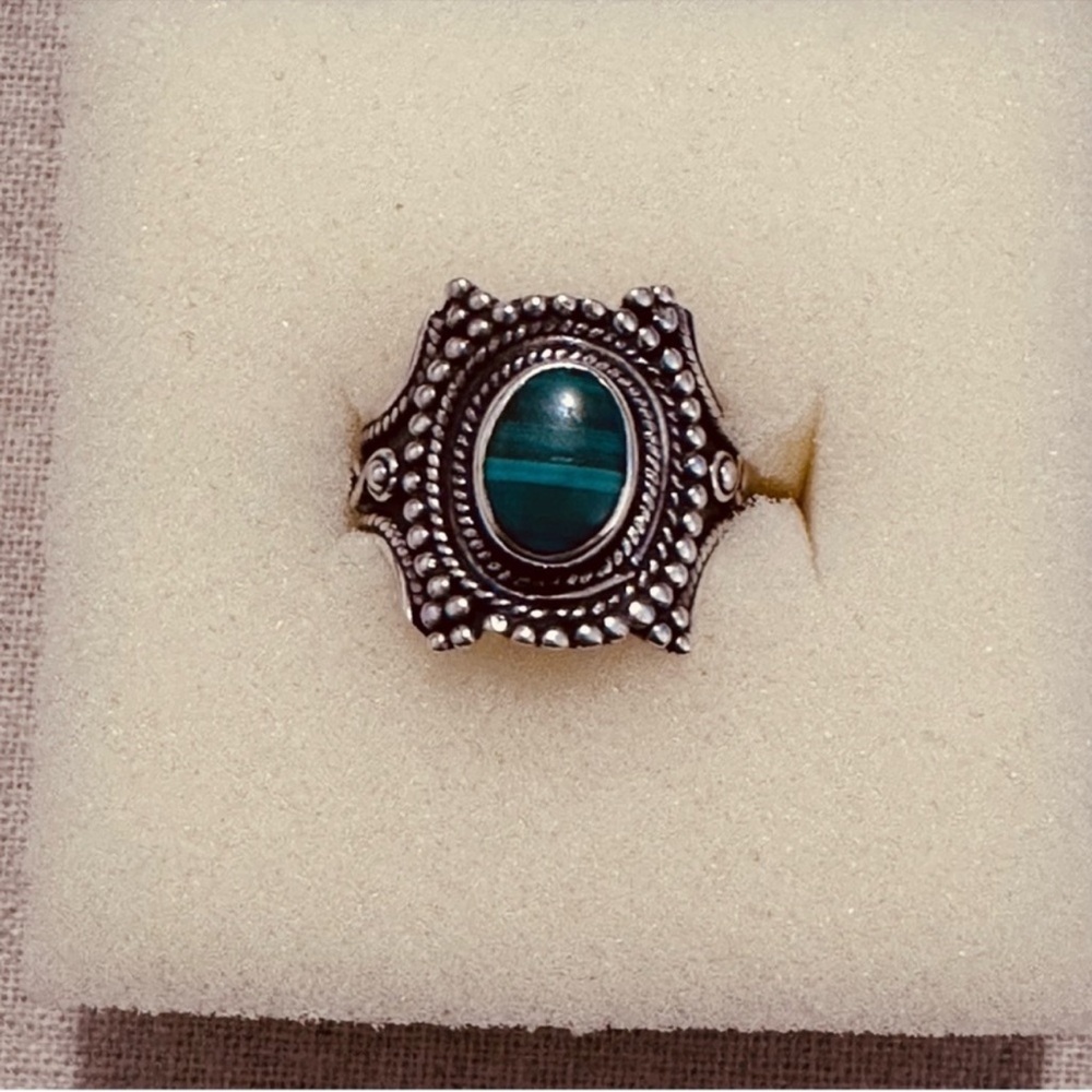 Vintage | Ring | Vintage Afghan Silver Malachite Stone Ring - Picture 4 of 5
